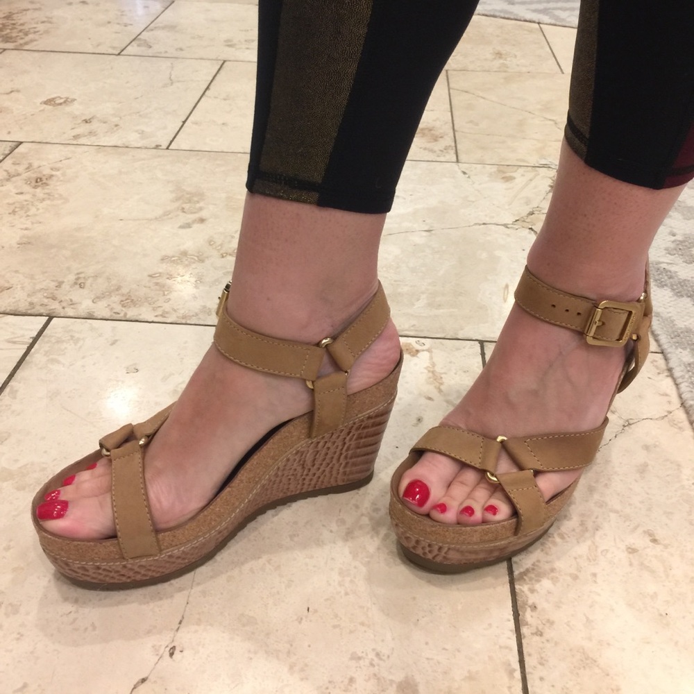 SALE!  Shop for summer now! 😎Tory Burch Wedge 9